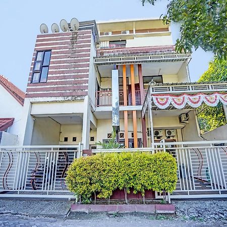 Готель Oyo 91587 Griya Buah De5 Syariah Сідоарджо Екстер'єр фото